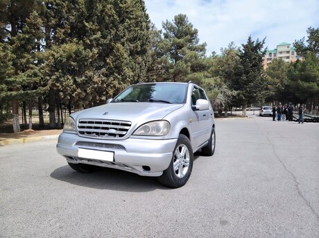 Mercedes ML 270 4MATIC 2000