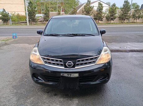 Nissan Tiida 2012