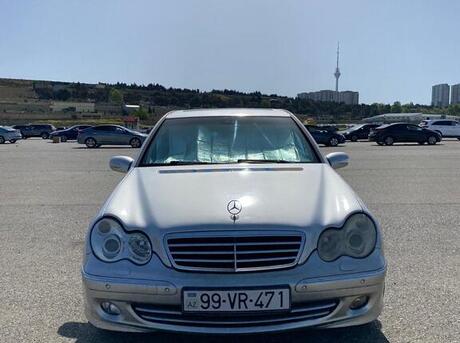 Mercedes C 200