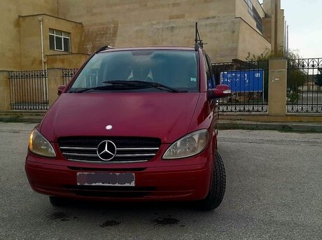 Mercedes Viano 2004