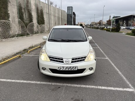 Nissan Tiida 2012