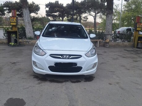 Hyundai Accent 2012