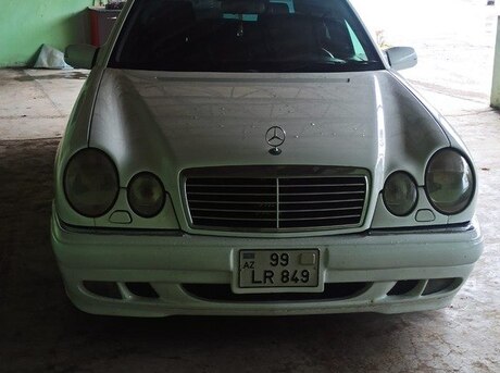 Mercedes E 240 1999