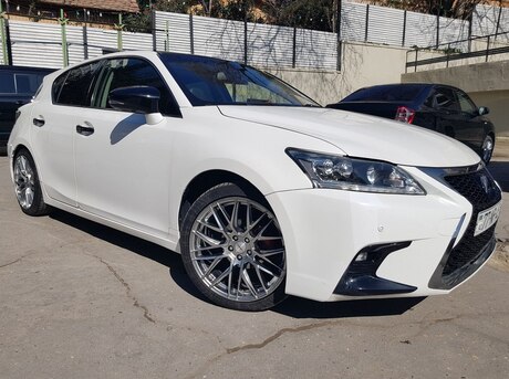 Lexus CT 200h
