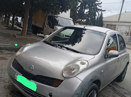 Nissan March 2002