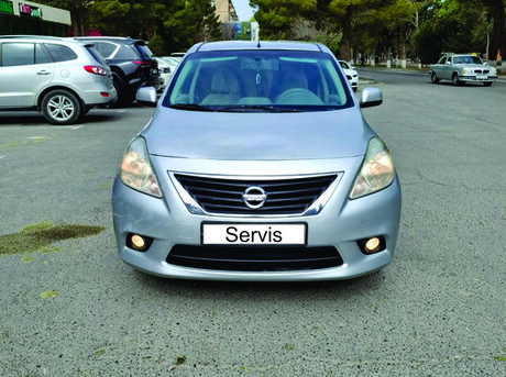 Nissan Sunny 2012