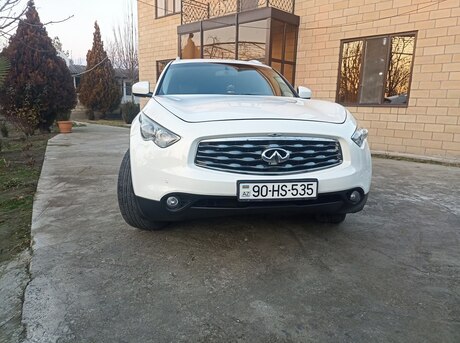 Infiniti FX35 2010