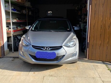 Hyundai Elantra 2011
