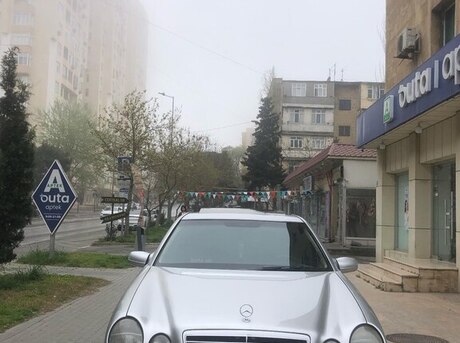 Mercedes E 220 d 2001