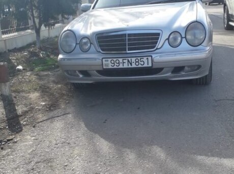 Mercedes E 240 2001