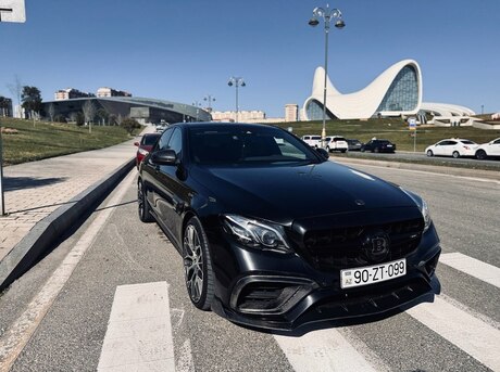 Mercedes E 200