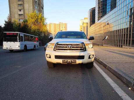 Toyota Sequoia 2008