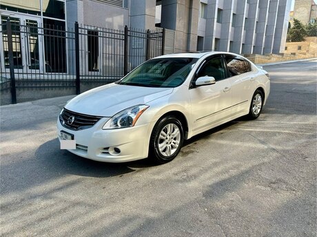 Nissan Altima 2012