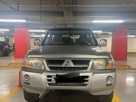 Mitsubishi Pajero 2004