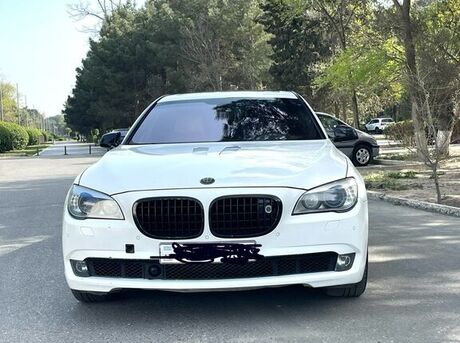 BMW 750 2009