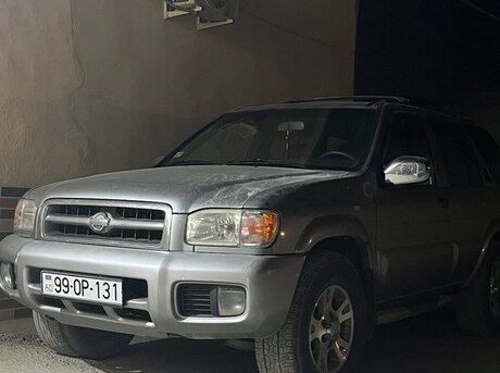 Nissan Pathfinder 2000