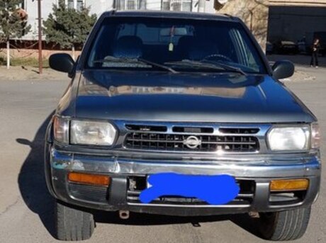 Nissan Pathfinder 1995