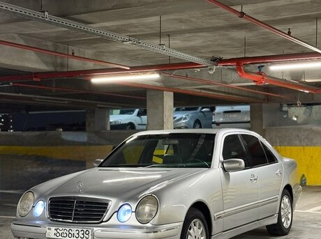 Mercedes E 270 2001