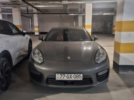 Porsche Panamera GTS 2014