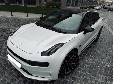 ZEEKR 001