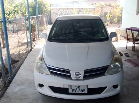 Nissan Tiida 2011
