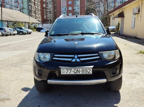 Mitsubishi L200 2012