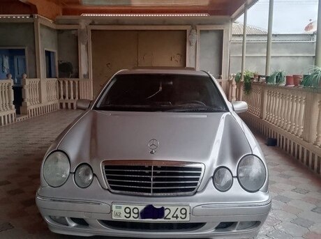 Mercedes E 220 d 2000