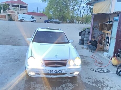Mercedes E 220 d 2001