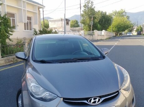 Hyundai Elantra 2013