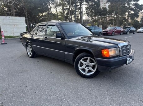 Mercedes 190
