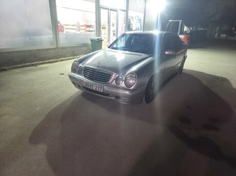 Mercedes E 240 2000