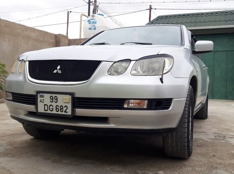 Mitsubishi Airtrek 2001