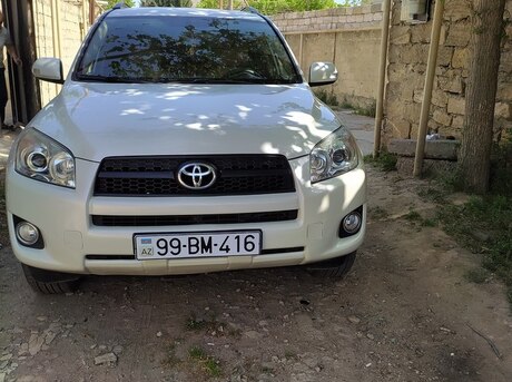 Toyota RAV4 2011
