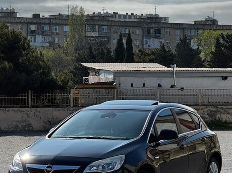 Opel Astra 2011