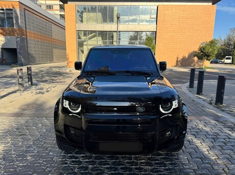 Land Rover Defender 2023