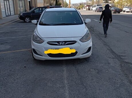 Hyundai Accent 2012