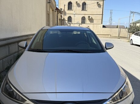Hyundai Elantra 2019