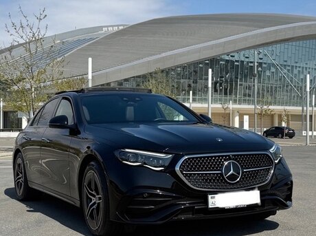 Mercedes E 300 e 4MATIC 2023