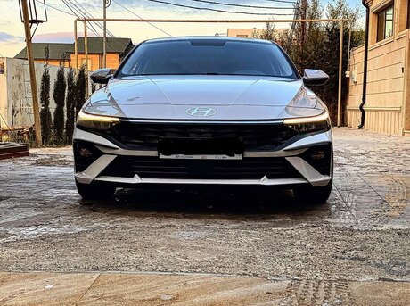 Hyundai Elantra 2024