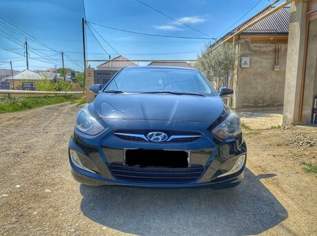 Hyundai Accent 2012
