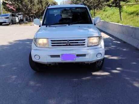 Mitsubishi Pajero io 1999