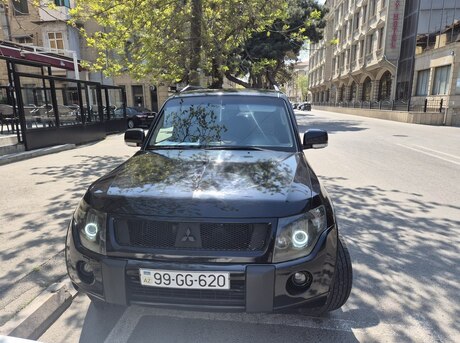 Mitsubishi Pajero 2011