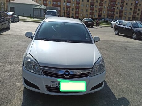Opel Astra 2010