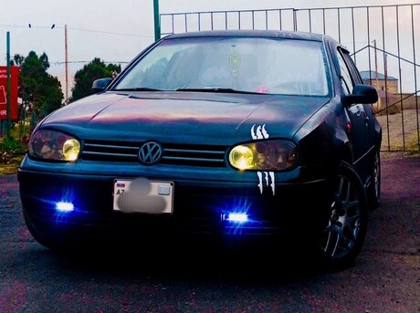 Volkswagen Golf 2000