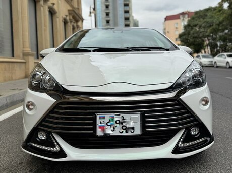 Toyota Aqua 2015