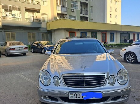 Mercedes E 240 2004