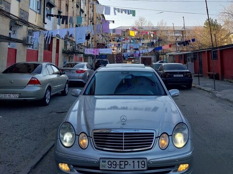 Mercedes E 240 2004