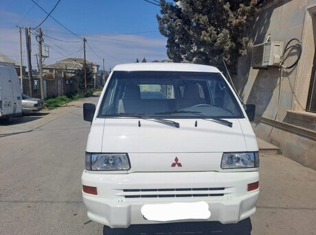 Mitsubishi L300 2008