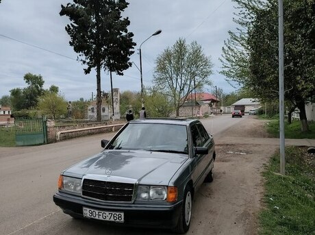Mercedes 190 1990