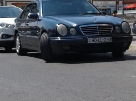 Mercedes E 220 d 2000